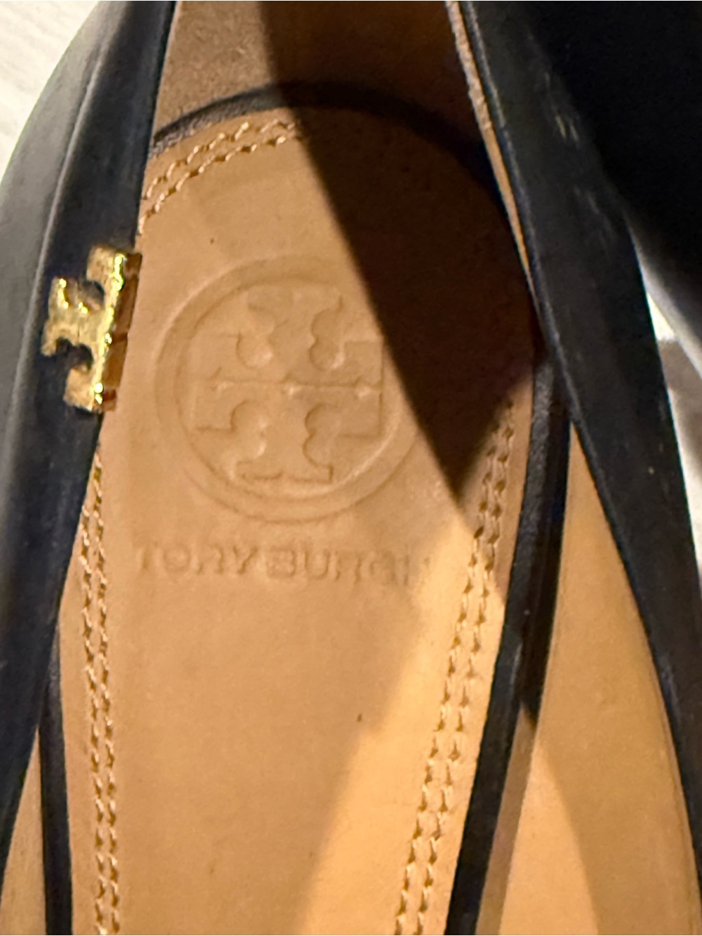 Tory Burch Black and Cream Pointed Toe Leather Pumps - Picture 5 of 8